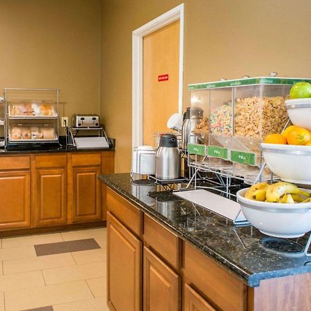 Quality Suites Waldorf Εξωτερικό φωτογραφία
