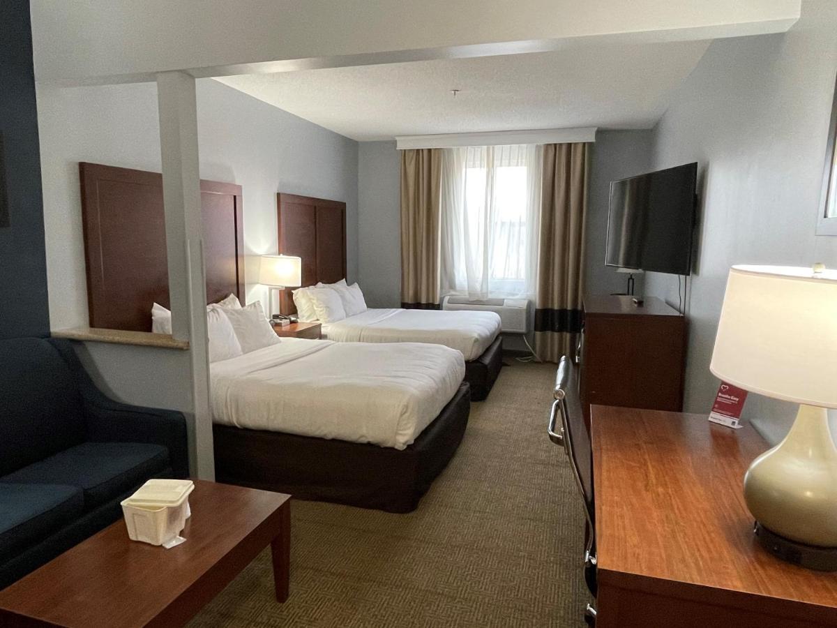 Quality Suites Waldorf Εξωτερικό φωτογραφία