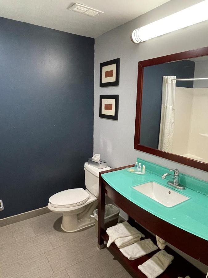 Quality Suites Waldorf Εξωτερικό φωτογραφία