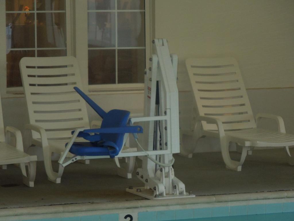 Quality Suites Waldorf Εξωτερικό φωτογραφία