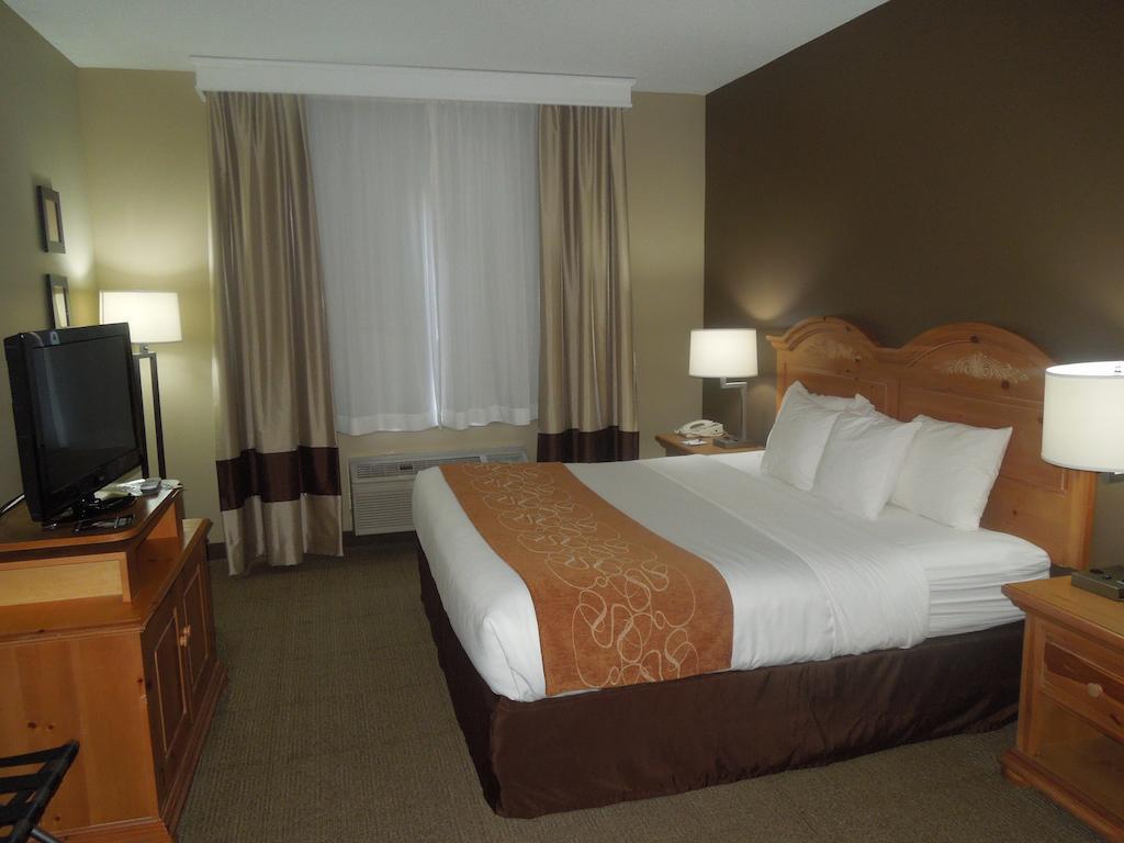 Quality Suites Waldorf Εξωτερικό φωτογραφία
