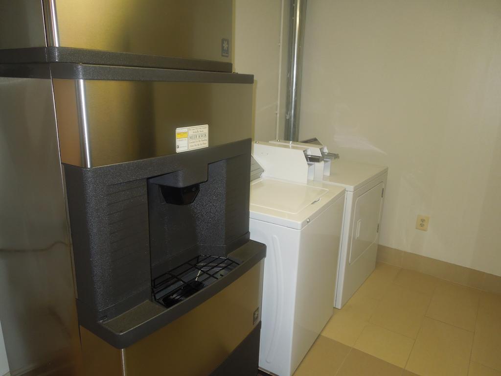 Quality Suites Waldorf Εξωτερικό φωτογραφία