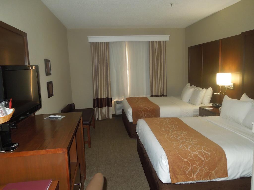 Quality Suites Waldorf Εξωτερικό φωτογραφία