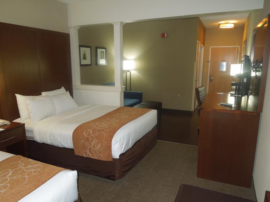 Quality Suites Waldorf Εξωτερικό φωτογραφία