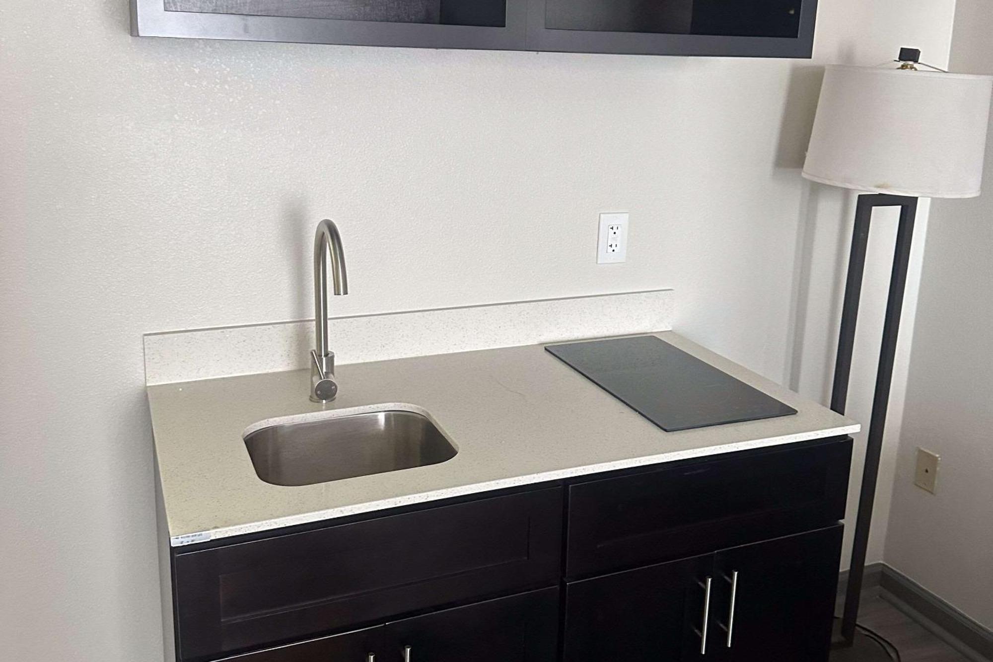 Quality Suites Waldorf Εξωτερικό φωτογραφία