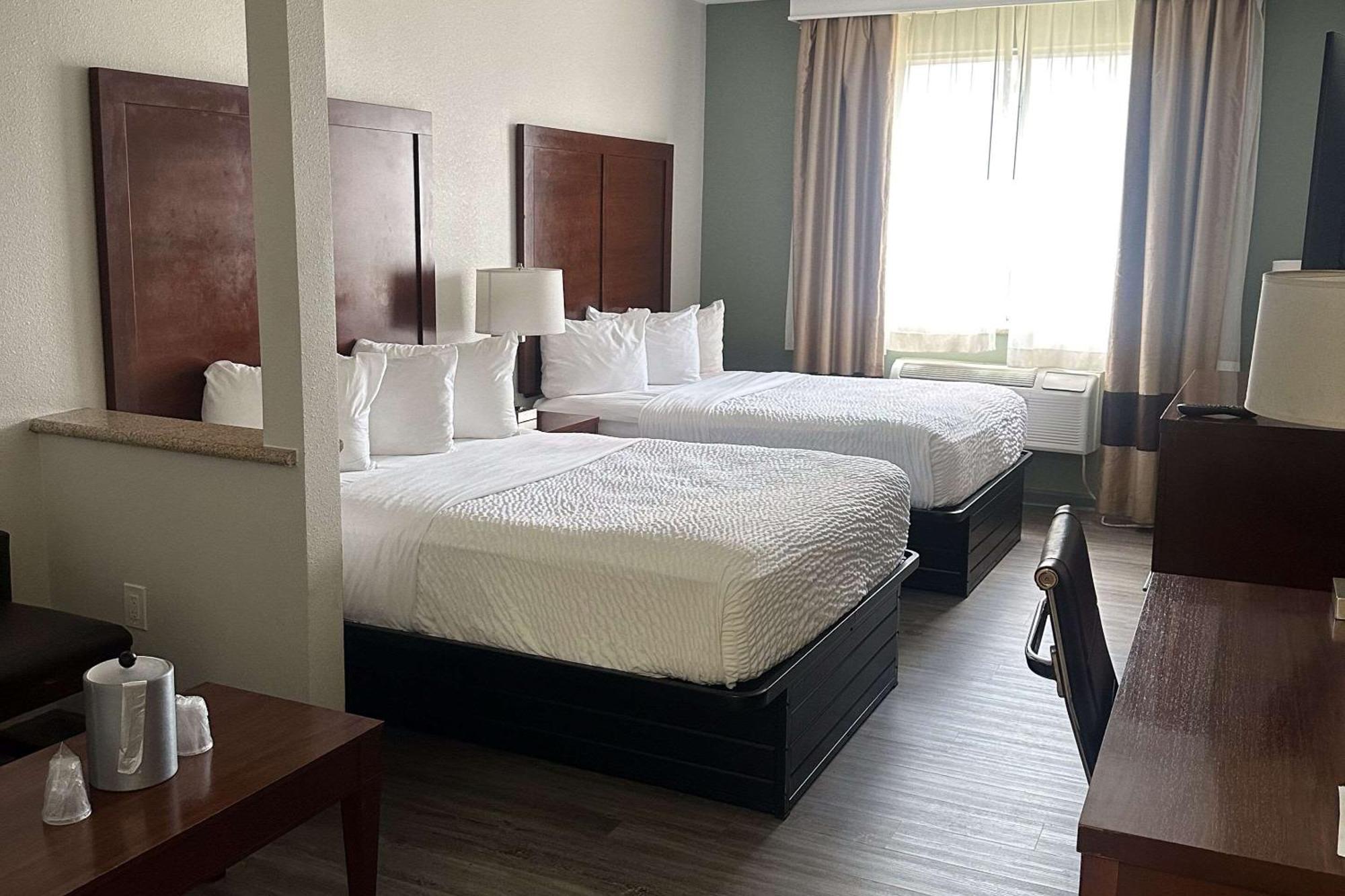Quality Suites Waldorf Εξωτερικό φωτογραφία