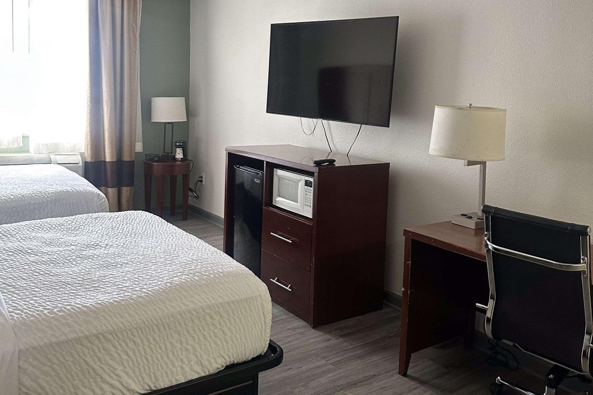 Quality Suites Waldorf Εξωτερικό φωτογραφία