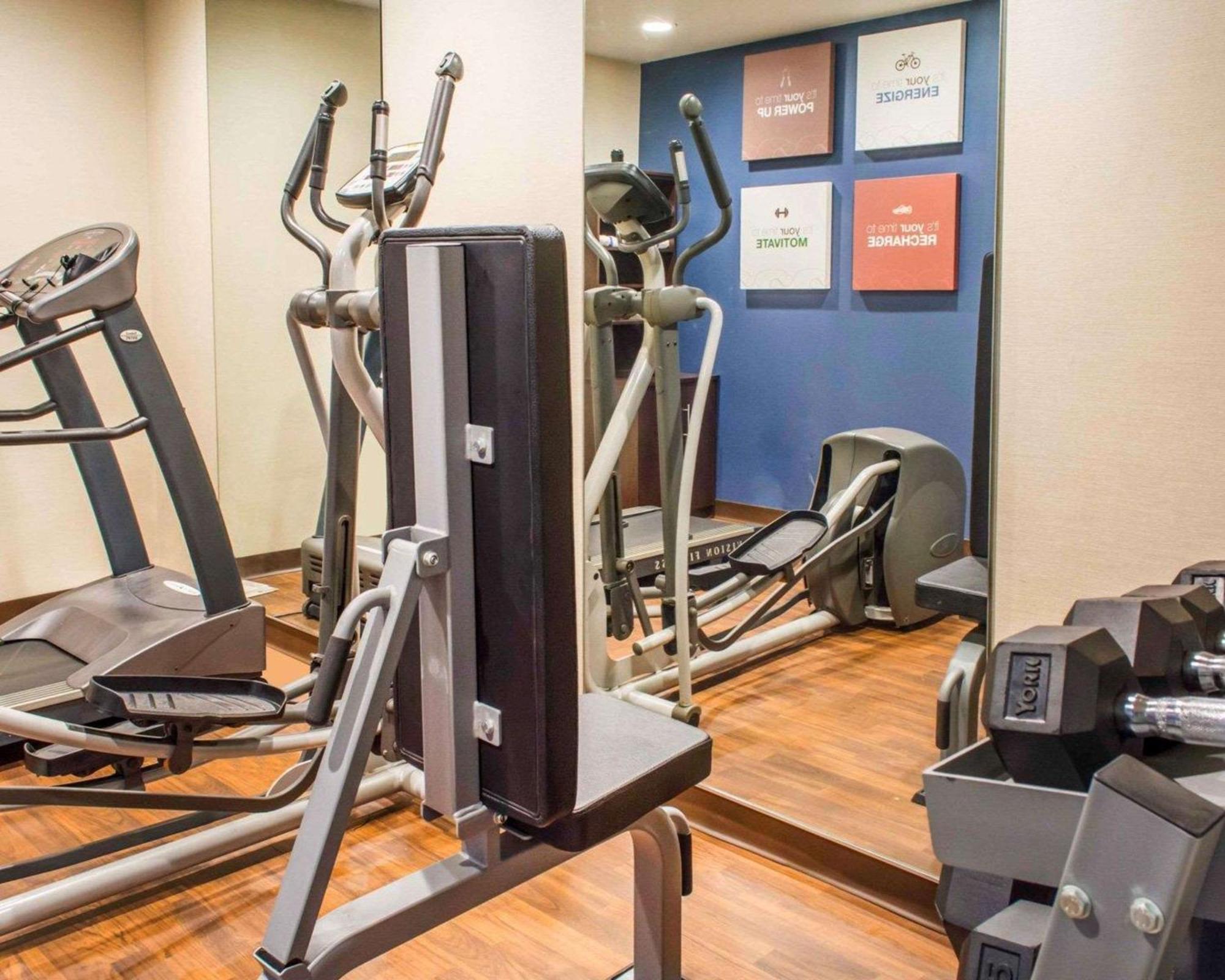 Quality Suites Waldorf Εξωτερικό φωτογραφία