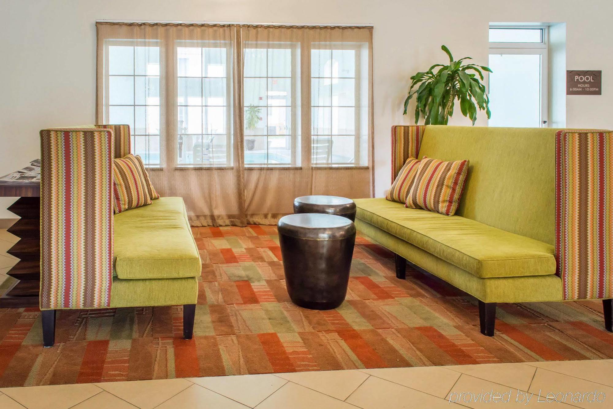 Quality Suites Waldorf Εξωτερικό φωτογραφία