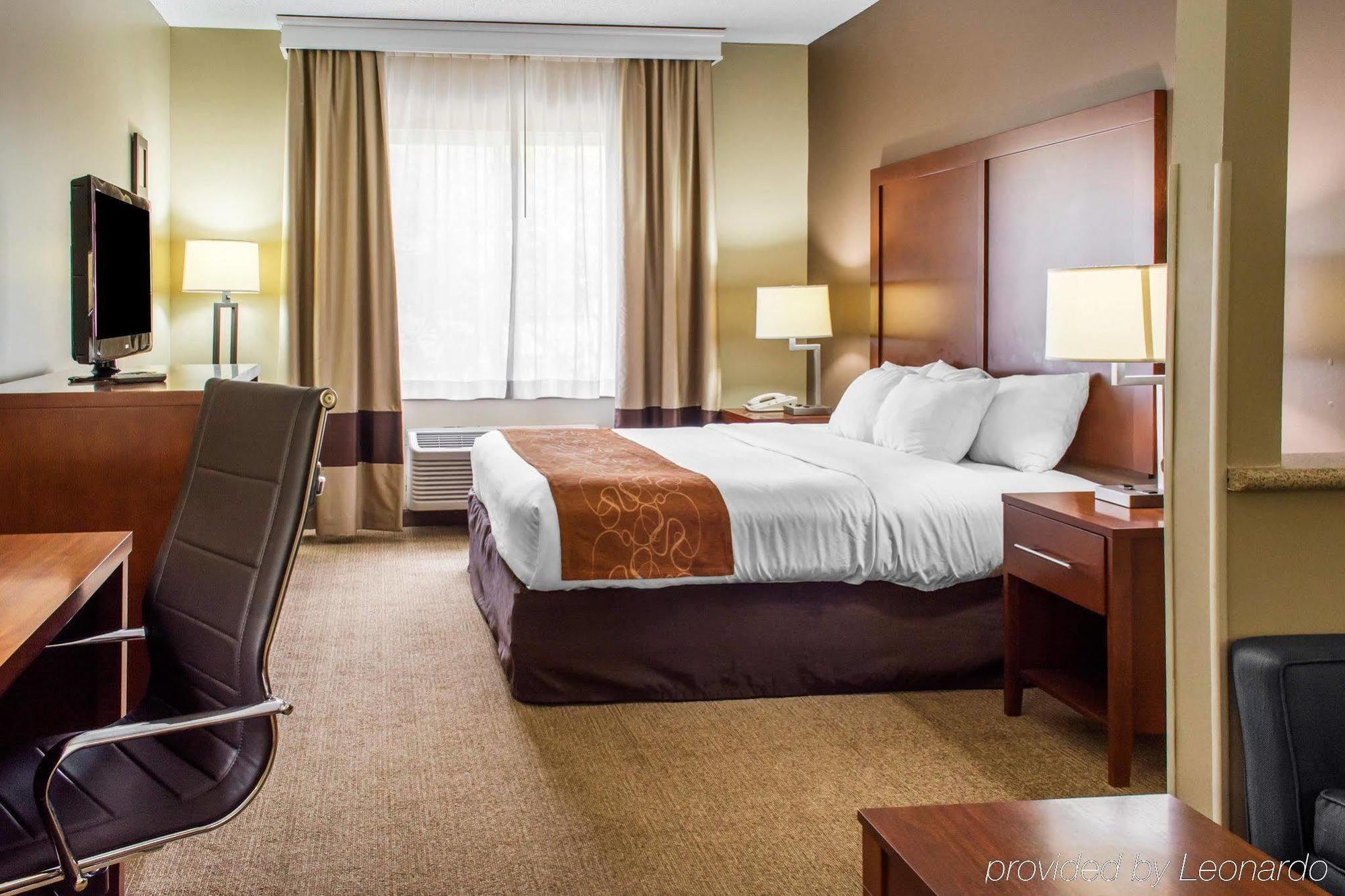 Quality Suites Waldorf Εξωτερικό φωτογραφία
