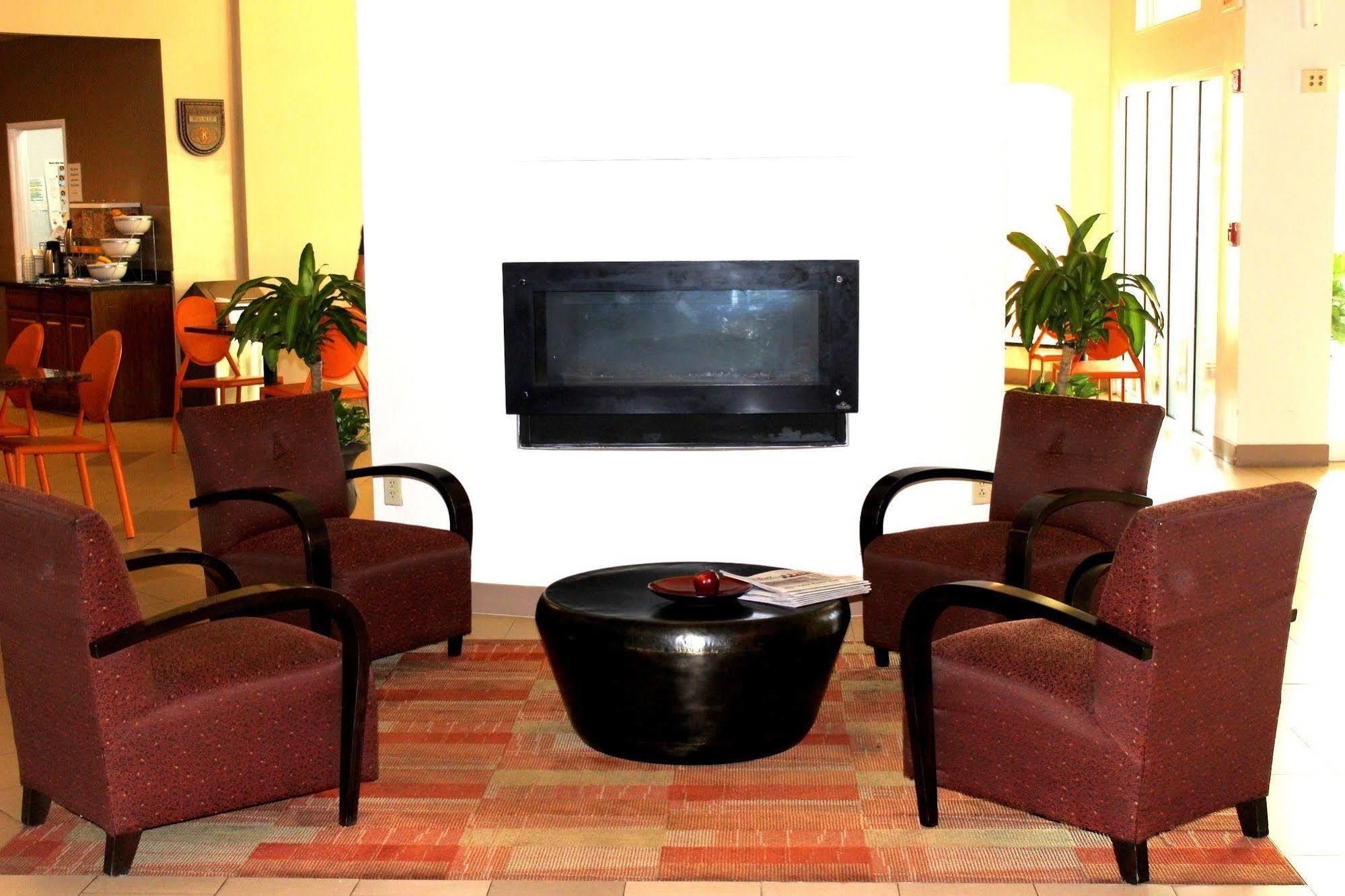 Quality Suites Waldorf Εξωτερικό φωτογραφία