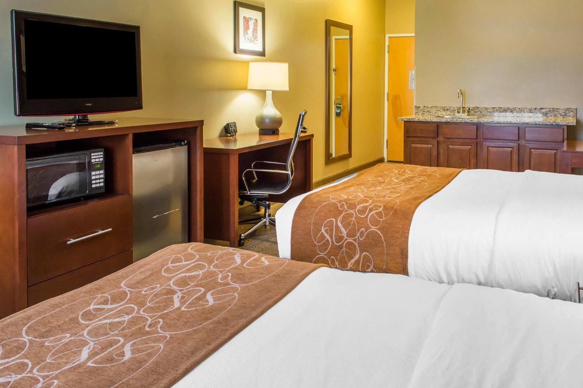 Quality Suites Waldorf Εξωτερικό φωτογραφία